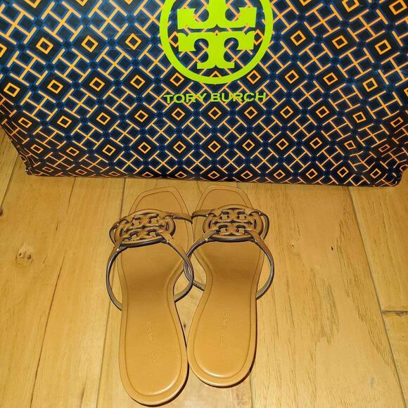 Tory Burch Designer Miller Geo Bombé Low Kitten Heel Sandal Size 9.5 - Picture 4 of 10
